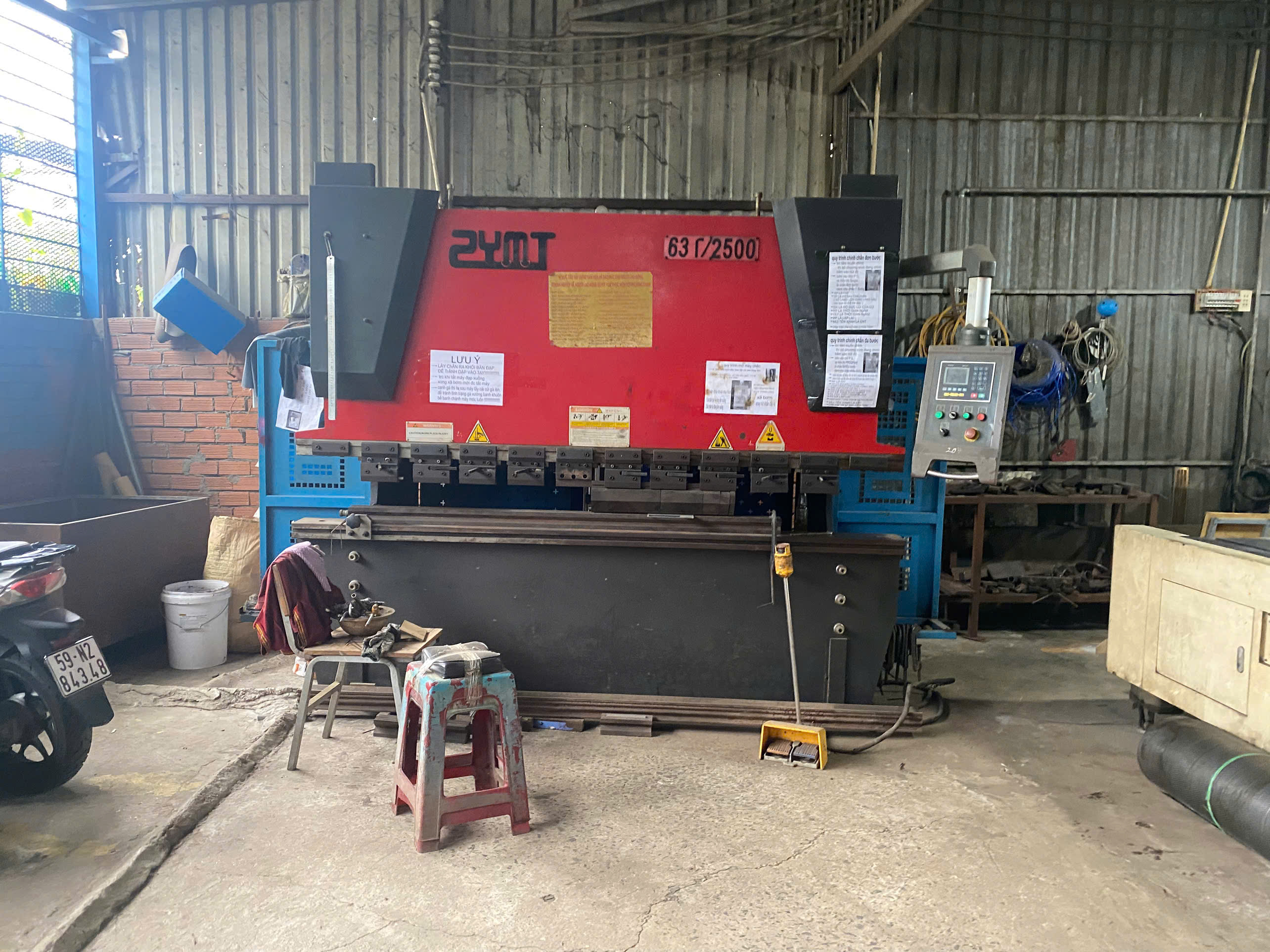 Bending machine
